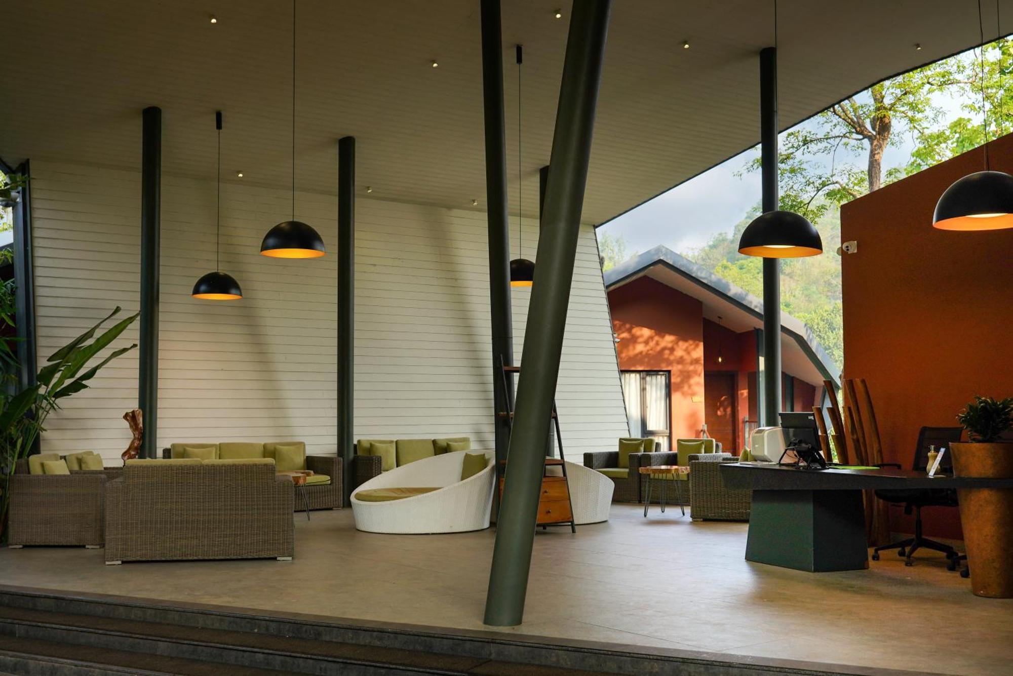 Vyna Hillock And Chalet